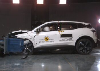 All-new Megane E-Tech Electric: Με 5 αστέρια στις δοκιμές πρόσκρουσης (+video)