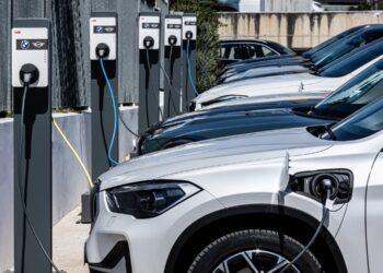 Tο BMW Group Hellas εξηλεκτρίζει 100% τον εταιρικό στόλο οχημάτων του