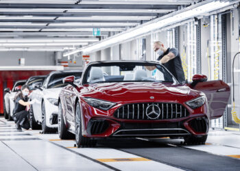 Eναρξη πωλήσεων για τη Mercedes-AMG SL