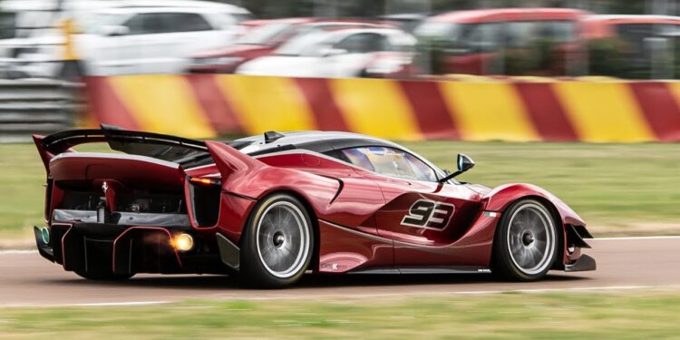 Eτσι …ουρλιάζει στην πίστα η νέα Ferrari FXX K Evo των 1000+ ίππων (video)