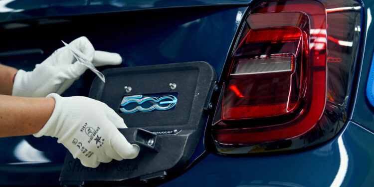 Το εργοστάσιο του νέου FIAT 500, το Mirafiori στο Τορίνο, επιταχύνει… ηλεκτρικά!