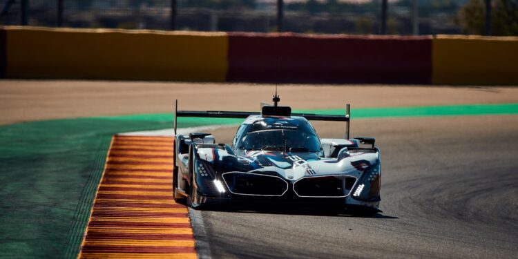 Η BMW M Hybrid V8 εισέρχεται στην επόμενη φάση δοκιμών στις ΗΠΑ τον Σεπτέμβριο