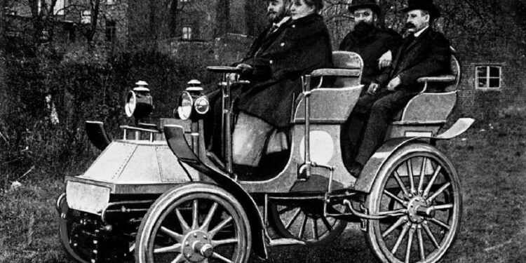 Η ιστορία της αυτοκίνησης στο προσκήνιο:  Ειδική έκθεση «The Speed of Light» στο μουσείο της Audi