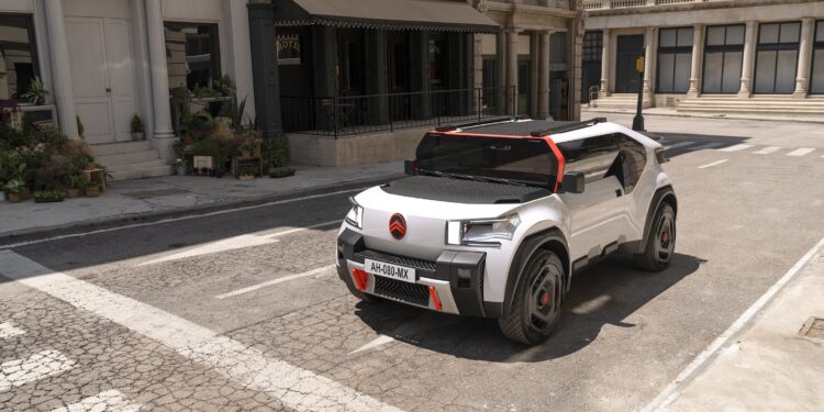 Η Citroën εκθέτει το πρωτότυπο oli  στο γαλλικό κοινό για πρώτη φορά