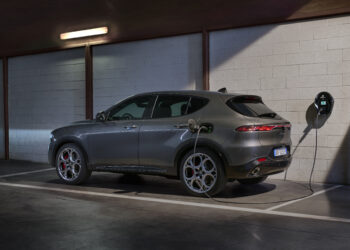 ΣΤΗΝ ΕΛΛΑΔΑ Η ALFA ROMEO TONALE HYBRID