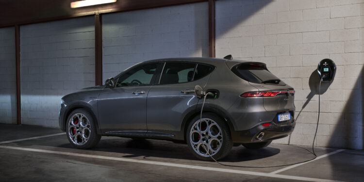 ΣΤΗΝ ΕΛΛΑΔΑ Η ALFA ROMEO TONALE HYBRID