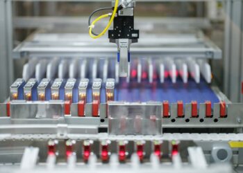 TI EINAI OI KYΨΕΛΕΣ ΜΠΑΤΑΡΙΩΝ ΣΤΑ ΗΛΕΚΤΡΙΚΑ ΤΗΣ BMW