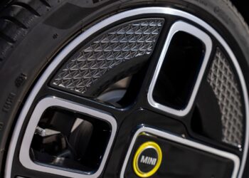 Πρεμιέρα του πρώτου αμιγώς ηλεκτρικού MINI Cooper SE Cabrio: ζάντες ελαφρού κράματος από 100% ανακυκλώσιμο αλουμίνιο