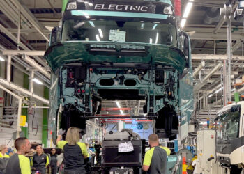 Φρένο στην  απόφαση για την κατάργηση των κινητήρων βενζίνης – ντίζελ