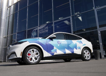 Η Ford θα μεταμορφώσει την εμπειρία των πελατών ώστε να διερευνούν τις δυνατότητες, να αγοράζουν και να κατέχουν ένα ηλεκτρικό όχημα με τη μέγιστη άνεση και ευκολία