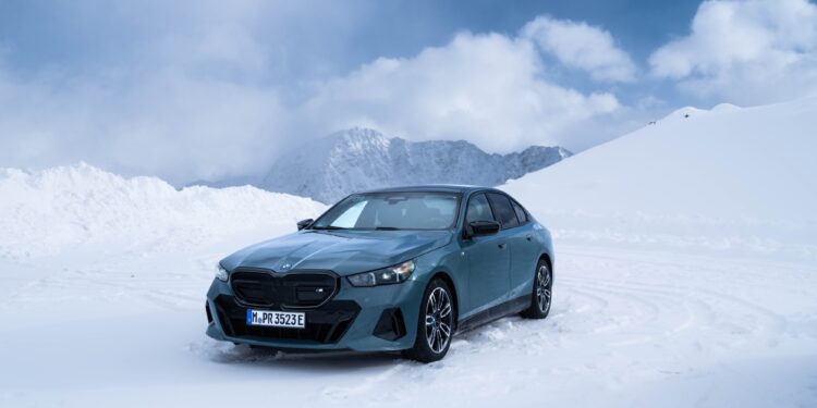 Η νέα BMW Σειρά 5 και οχήματα του προγράμματος Driverless @Development δοκιμάστηκαν στην καρδιά των Αυστριακών Άλπεων