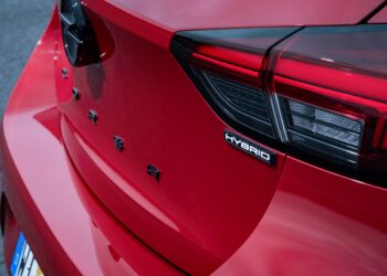 Τα νέα Corsa Hybrid και Mokka Hybrid είναι άμεσα διαθέσιμα προς παραγγελία στο Επίσημο Δίκτυο Opel σε όλη την Ελλάδα