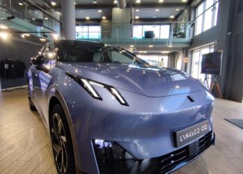 Το Lynk & Co 02 εντυπωσιάζει με την ηλεκτρική του τεχνολογία
