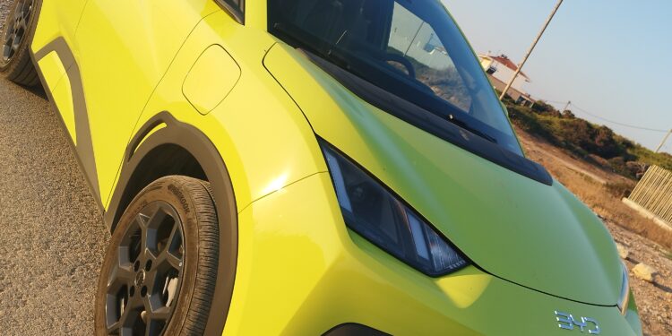 BYD: Το διασκεδαστικό και τεχνολογικά προηγμένο DOLPHIN SURF